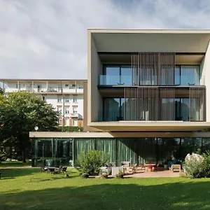 https://marepineta-villa-regina.emilia-romagnahotels.net